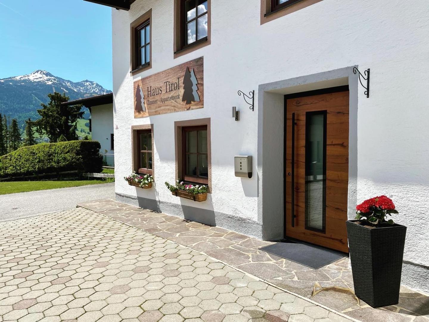 Haus Tirol Ehrwald Hotel Exterior foto